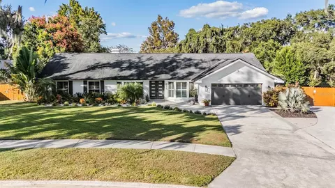 2516 Laurelwood Ln, Valrico, FL 33596