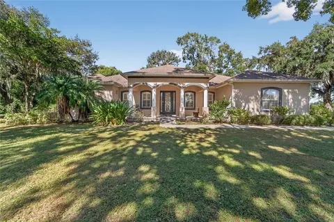 332 Holloway Rd, Plant City, FL 33567