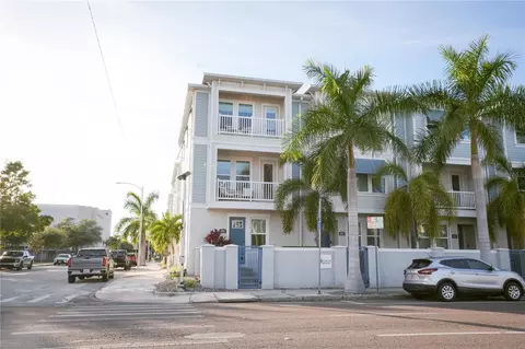 260 8th St N, Saint Petersburg, FL 33701