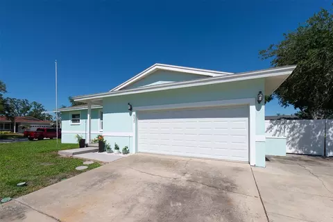 6035 19th St NE, Saint Petersburg, FL 33703