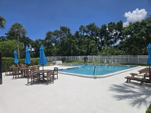 Exterior - 156 Devon Ct, Dunedin, FL 34698 photo 6 of 8