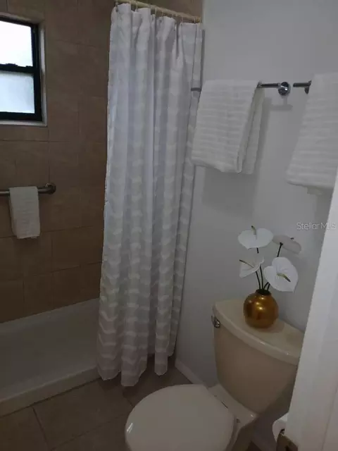 Bath - 156 Devon Ct, Dunedin, FL 34698 photo 1 of 3