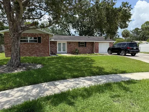 8401 Blackstone Ct, Tampa, FL 33615
