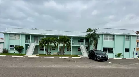 10 164th Ave #11, Redington Beach, FL 33708