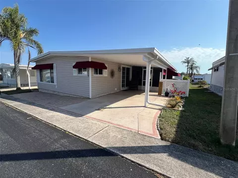 215 Royal Palm Cir, Largo, FL 33778
