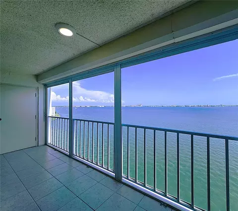 6060 Shore Blvd S #903, Gulfport, FL 33707