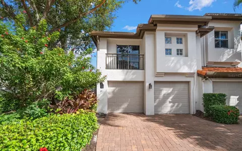 1123 Shipwatch Cir, Tampa, FL 33602