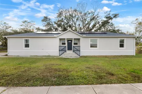 902 W Alsobrook St, Plant City, FL 33563