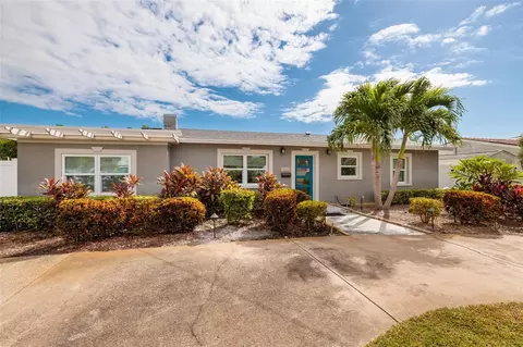 9101 Sun Isle Dr NE, Saint Petersburg, FL 33702