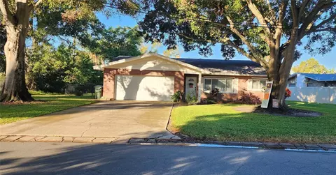 418 Imperial Dr, Largo, FL 33771