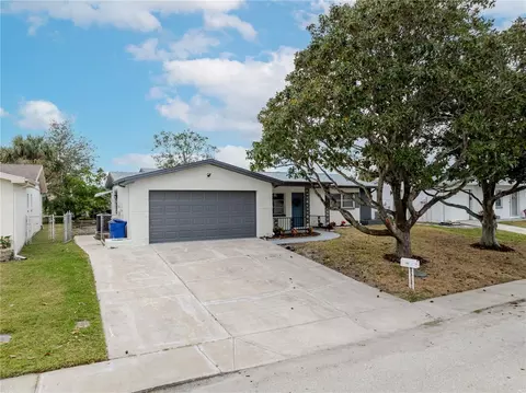 9823 Crofton Ln, Port Richey, FL 34668