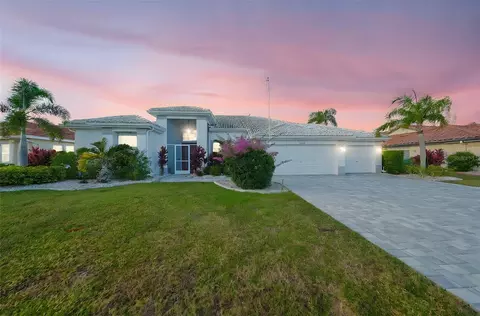 2320 Platinum Dr, Sun City Center, FL 33573