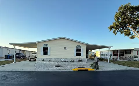 209 N Saint Thomas Cir, Apollo Beach, FL 33572