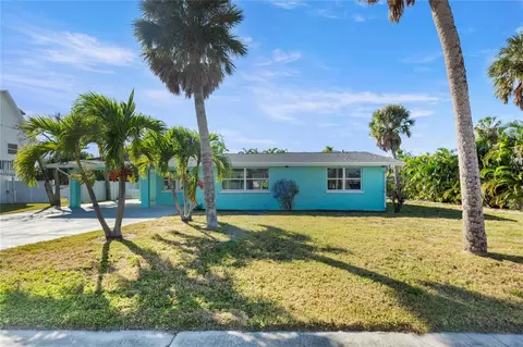 214 85th St, Holmes Beach, FL 34217