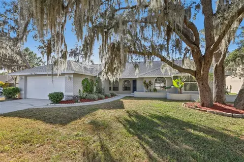 3225 Pine Club Dr, Plant City, FL 33566