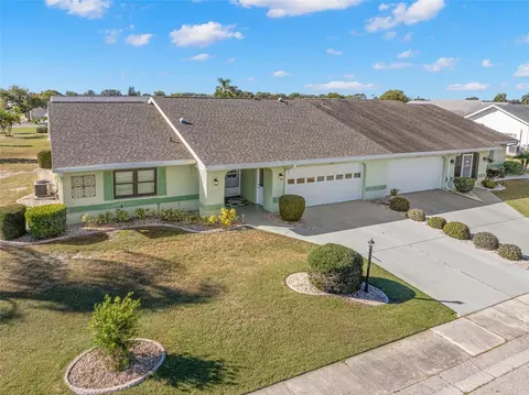 302 Linger Ln, Sun City Center, FL 33573