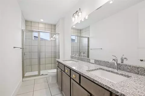 Bath - 8218 Golden Beach Ct, Parrish, FL 34219 photo 3 of 3
