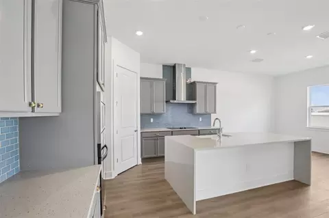 Kitchen - 8218 Golden Beach Ct, Parrish, FL 34219 photo 1 of 6