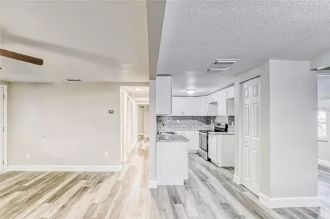 Entry Way - 5320 Cherry Ave, Seffner, FL 33584 photo 1 of 2