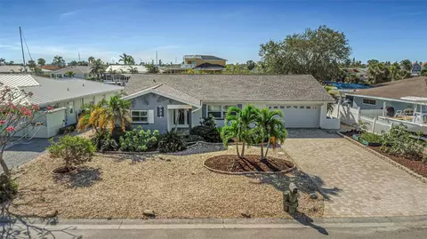 6321 Balboa Ln, Apollo Beach, FL 33572