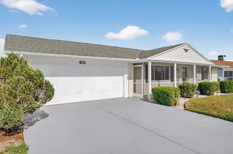 611 Fox Hills Dr, Sun City Center, FL 33573