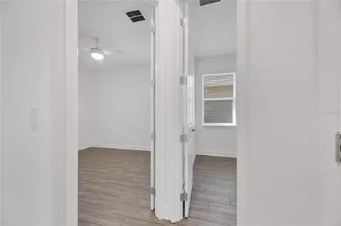 Entry Way - 923 Signet Dr, Apollo Beach, FL 33572 photo 4 of 5
