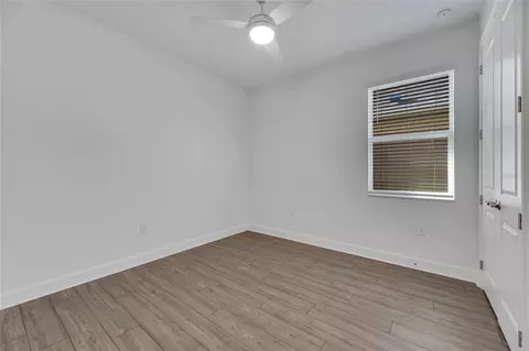Bedroom - 923 Signet Dr, Apollo Beach, FL 33572 photo 9 of 10