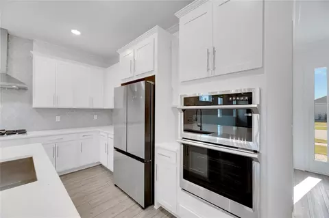 Kitchen - 923 Signet Dr, Apollo Beach, FL 33572 photo 5 of 8