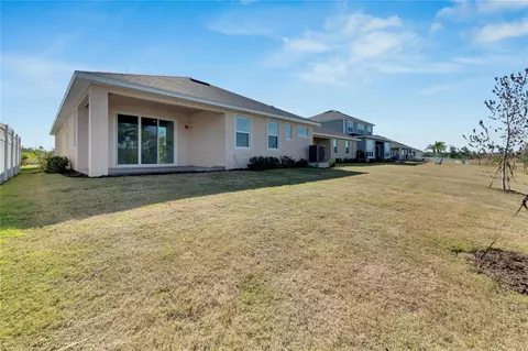 Exterior - 923 Signet Dr, Apollo Beach, FL 33572 photo 6 of 9