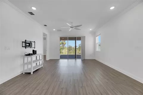Living - 923 Signet Dr, Apollo Beach, FL 33572 photo 8 of 11