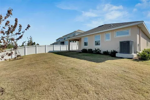 Exterior - 923 Signet Dr, Apollo Beach, FL 33572 photo 8 of 9