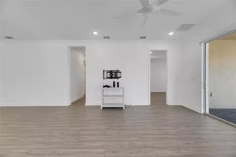 Living - 923 Signet Dr, Apollo Beach, FL 33572 photo 10 of 11