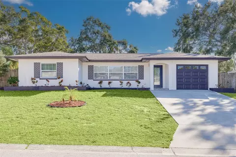 935 Hillwood Dr, Dunedin, FL 34698