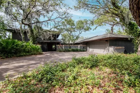 1296 Weybridge Ln, Dunedin, FL 34698