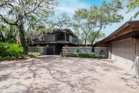 1296 Weybridge Ln, Dunedin, FL 34698