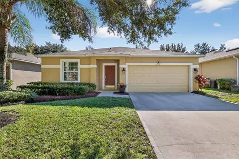 4861 Waters Gate Dr, Tavares, FL 32778