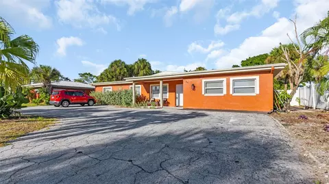 7063 S Shore Dr S, Saint Petersburg, FL 33707