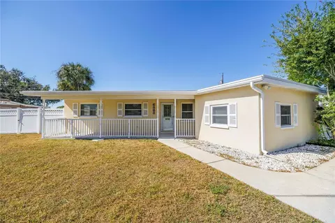 6888 20th St N, Saint Petersburg, FL 33702