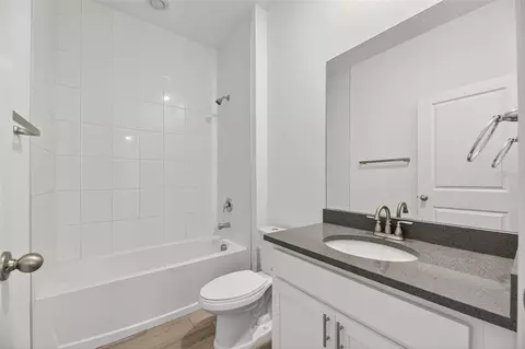 Bath - 11838 Brighton Knoll Loop, Riverview, FL 33579 photo 1 of 3