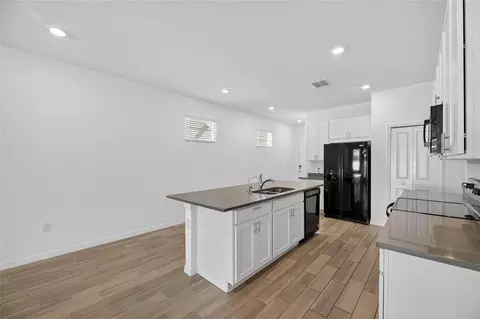 Kitchen - 11838 Brighton Knoll Loop, Riverview, FL 33579 photo 4 of 6