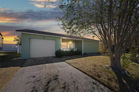 1011 Lochmont Dr, Brandon, FL 33511