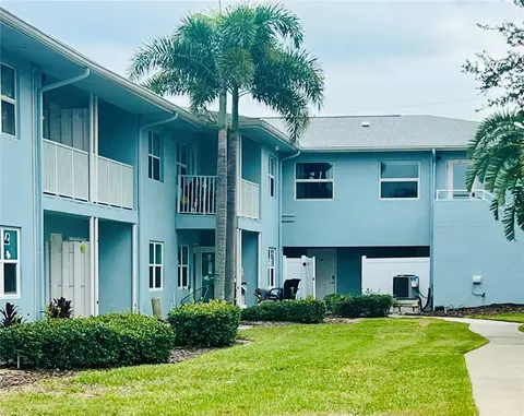 300 Venetian Dr #4, Clearwater, FL 33755