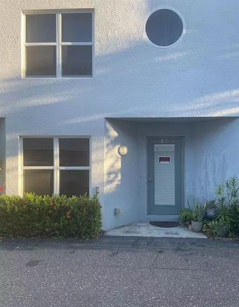 67 16th St S, Saint Petersburg, FL 33705