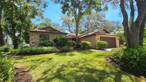 2401 Country Trails Dr, Safety Harbor, FL 34695