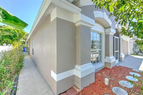 Exterior - 13326 Evening Sunset Ln, Riverview, FL 33579 photo 4 of 14