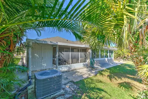 Exterior - 13326 Evening Sunset Ln, Riverview, FL 33579 photo 6 of 14
