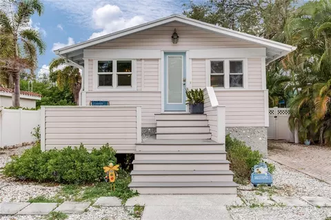 652 Ohio Pl, Sarasota, FL 34236