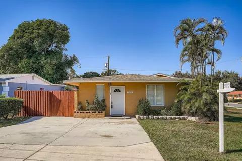13698 120th St, Largo, FL 33778