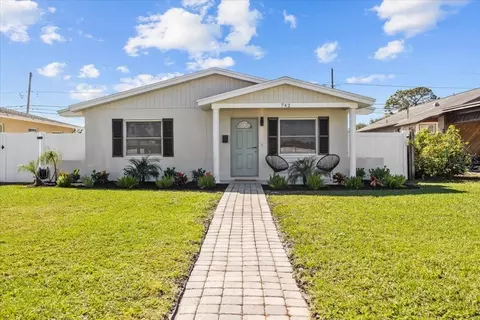 742 91st Ave N, Saint Petersburg, FL 33702