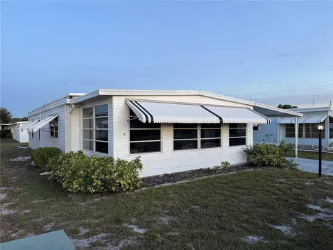 6734 Kensington Dr NE, Winter Haven, FL 33881